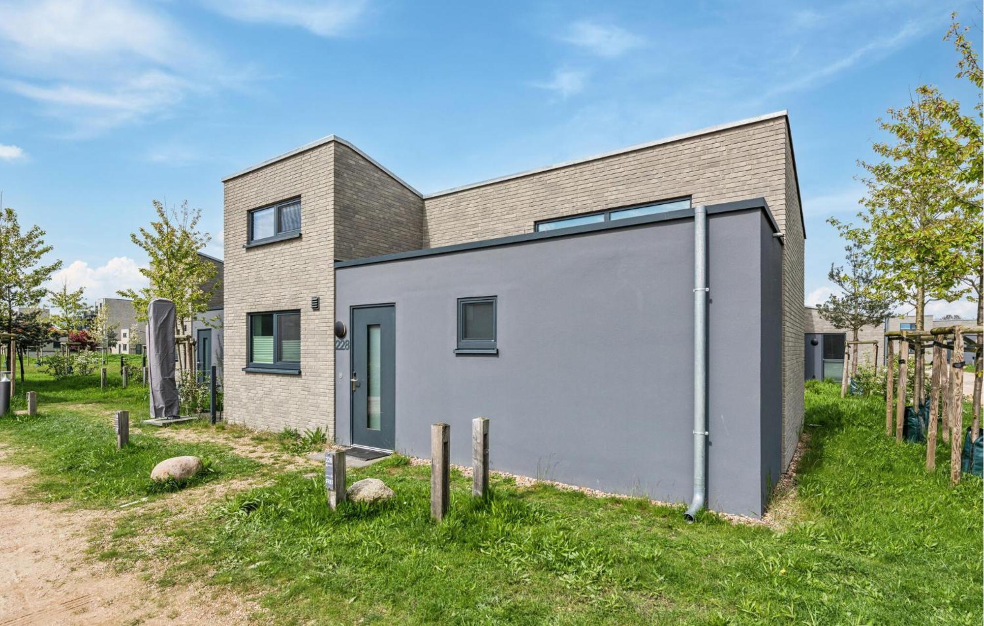 Awesome Home In Lembruch-Duemmer See With Kitchen Exterior photo
